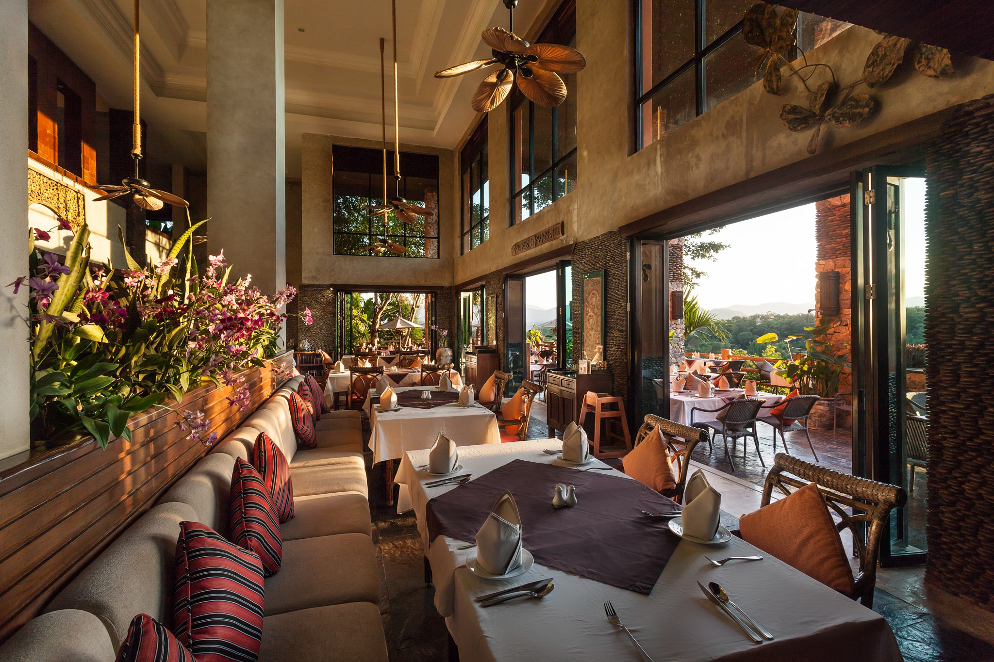 Photo <label>Gallery</label>