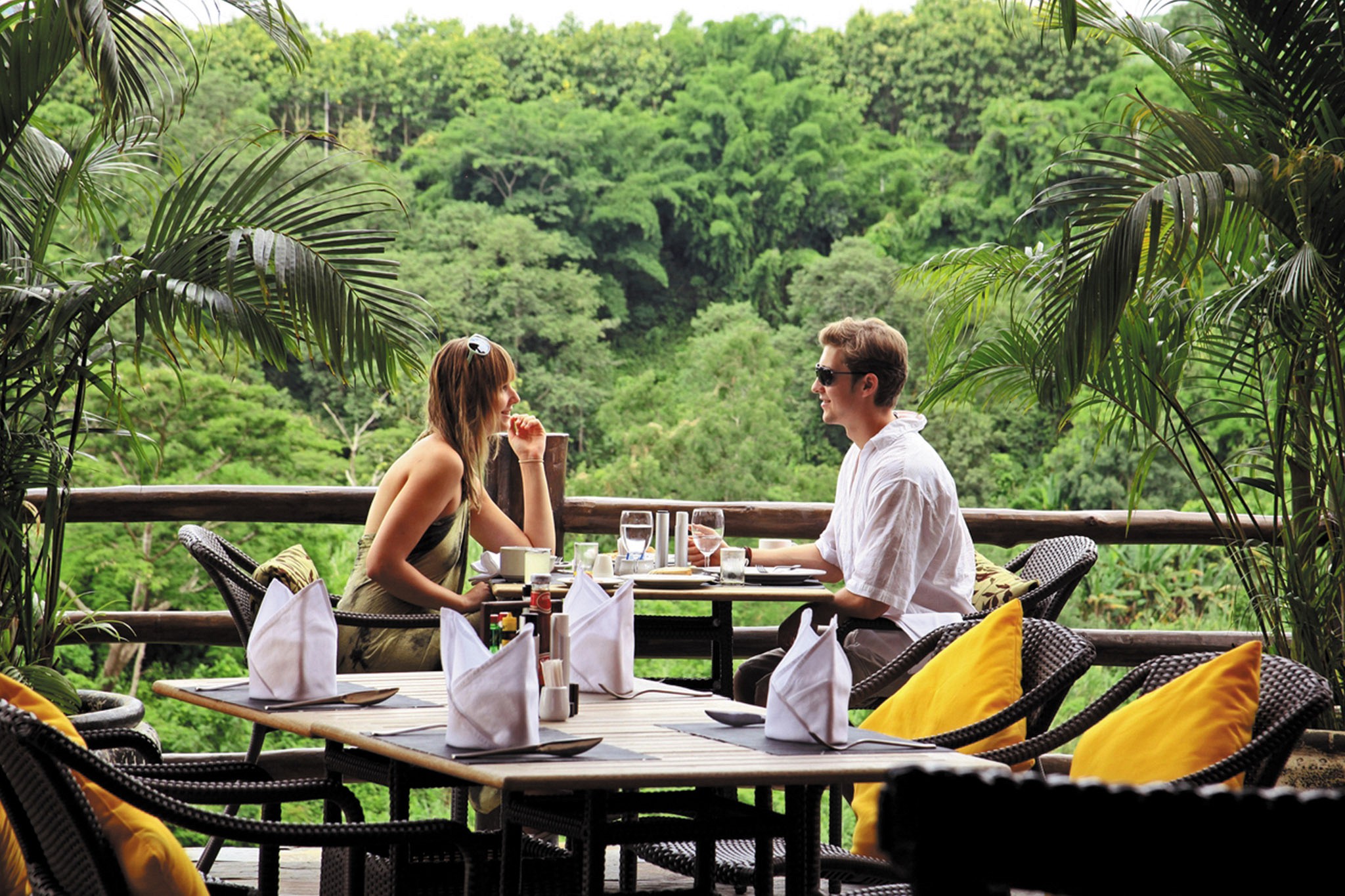 Photo <label>Gallery</label>